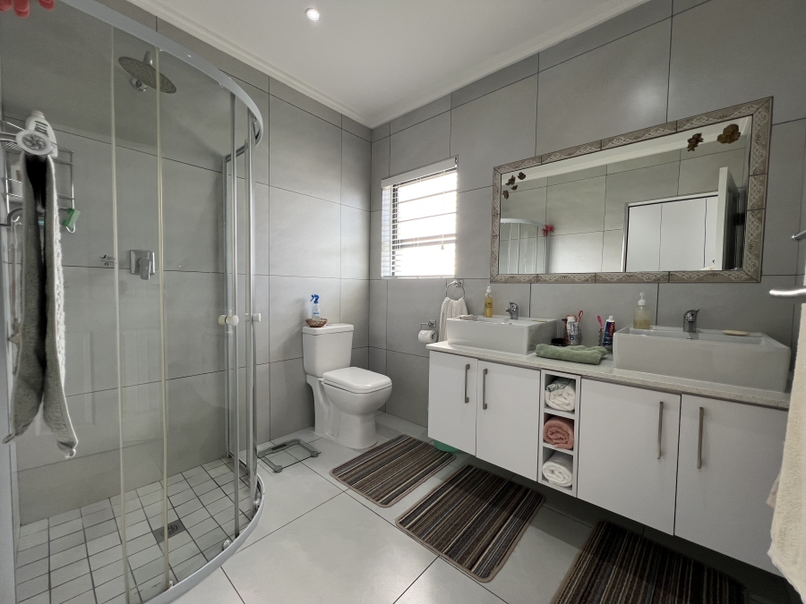 3 Bedroom Property for Sale in Jeffreys Bay Central Eastern Cape